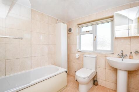 Bedroom 1 en-suite .jpg