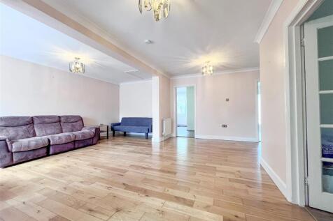 lounge 3.jpg