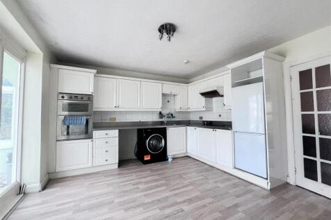 kitchen 2.jpg