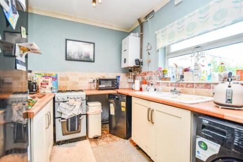 Kitchen 2.jpg