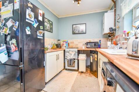 Kitchen 1.jpg