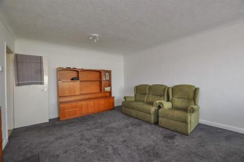 Living Room..jpg