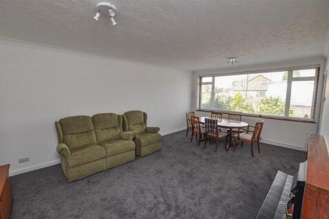 Living Room.jpg