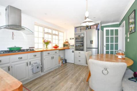 Kitchen .jpg