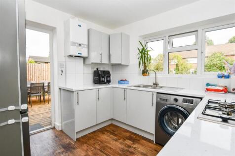 Kitchen 2.jpg