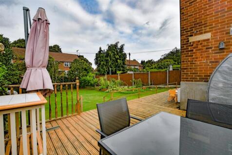 Rear Garden 1 .jpg