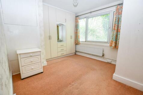 Bedroom 1.jpg