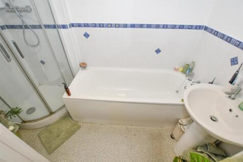 Bathroom.jpg