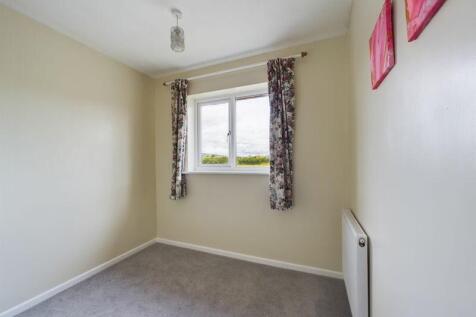 Bedroom 3 pic 1
