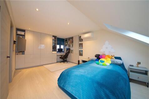 Bredroom Five