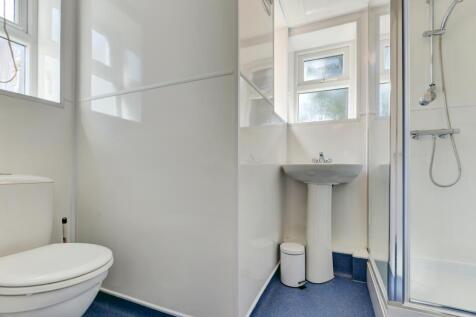29 Hollingbury Road Bathroom 1