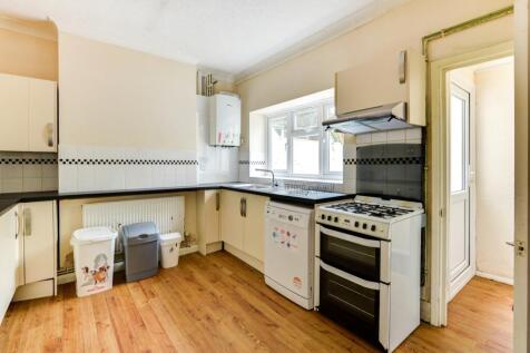 16 UHR Kitchen