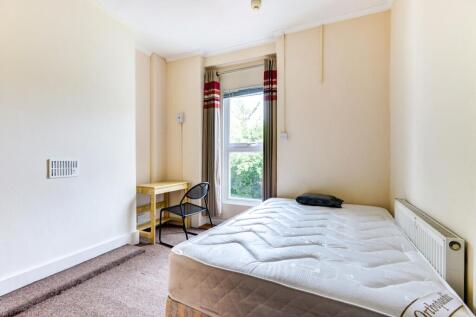 16UHR Bedroom 2