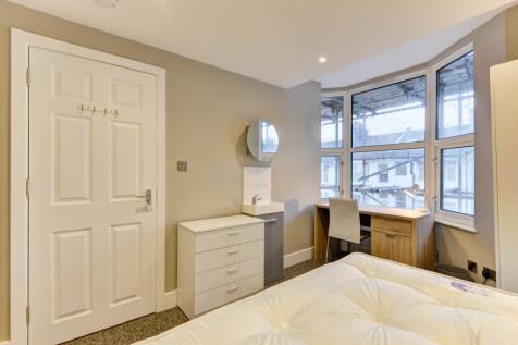 28 Caledonian Road Bedroom 4 (2)