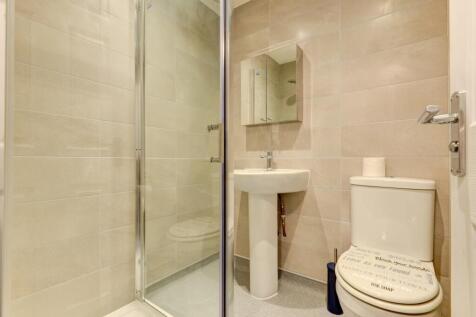 28 Caledonian Road Bathroom 3