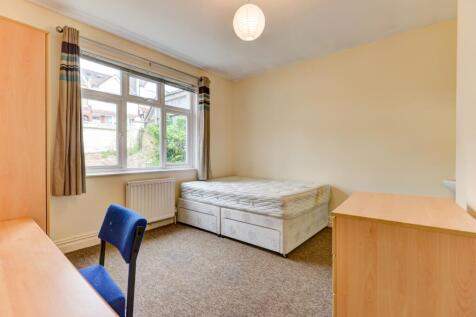 24 Hollingbury Place Bedroom 1 (2)