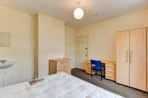 24 Hollingbury Place Bedroom 1