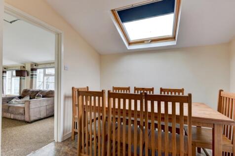 24 Hollingbury Place Dining Area