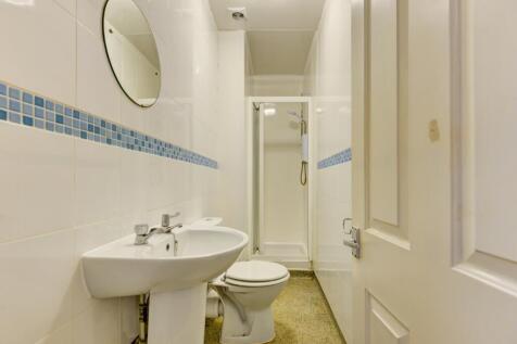 24 Hollingbury Place Bathroom 1