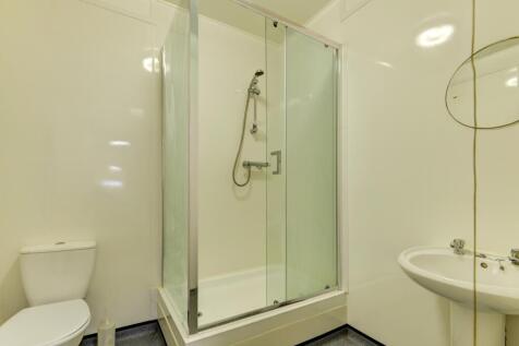 24 Hollingbury Place Bathroom 2