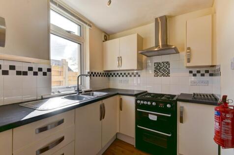 2 Nesbitt Road Kitchen (2)