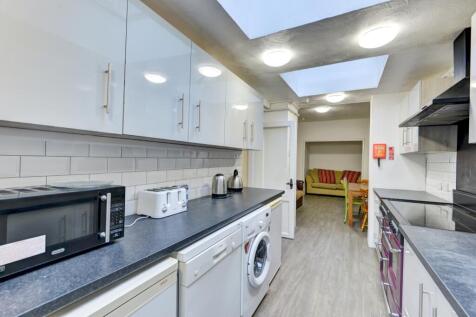 16 Beaconsfield Road Kitchen (2)