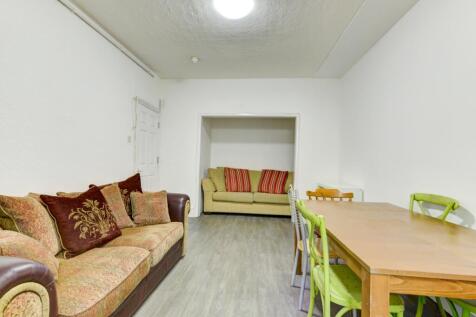 16 Beaconsfield Road Lounge (2)