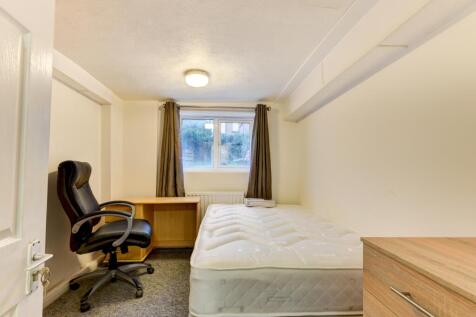 16 Beaconsfield Road Bedroom 1