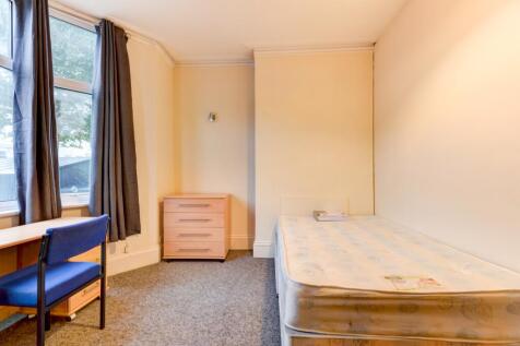 16 Beaconsfield Road Bedroom 2 (3)