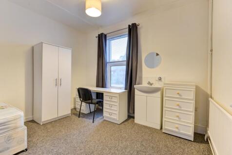 16 Beaconsfield Road Bedroom 3