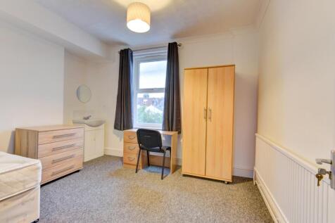 16 Beaconsfield Road Bedroom 7 (2)
