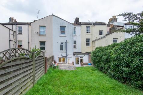 16 Beaconsfield Road Outside Area