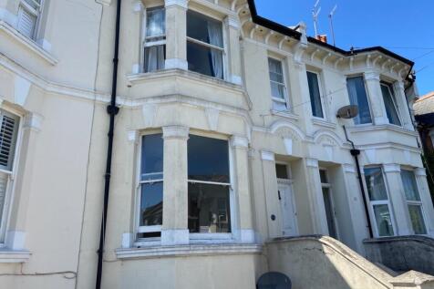 27 De Montford Road FOH