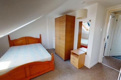 27 DeMontfort Road Bedroom 8
