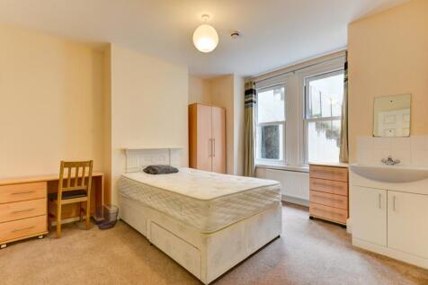 17 Shanklin Road Bedroom 1