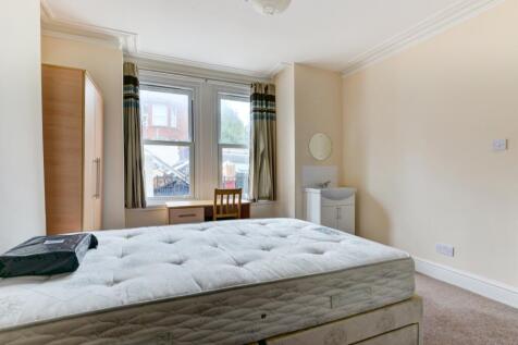 17 Shanklin Road Bedroom 2