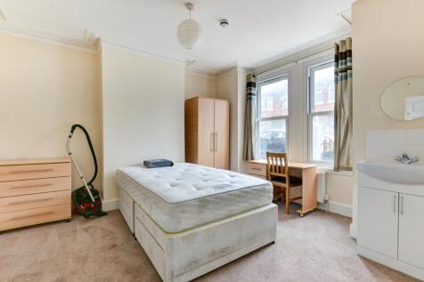 17 Shanklin Road Bedroom 2 (2)