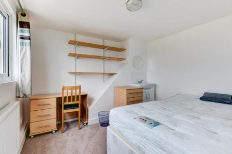 17 Shanklin Road Bedroom 6