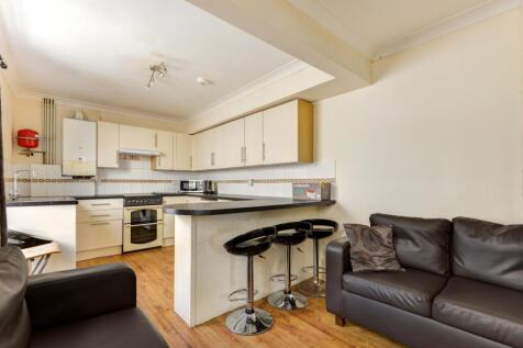 78 Brading Road Kitchen Living Room (2)