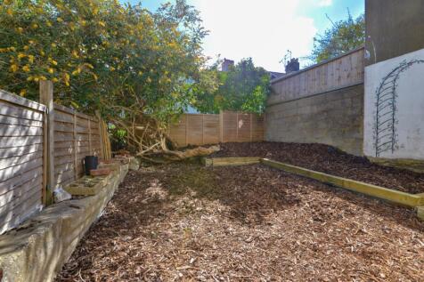 78 Brading Road Outside Area