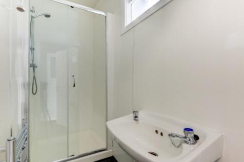 53 Milner Road Bathroom 2