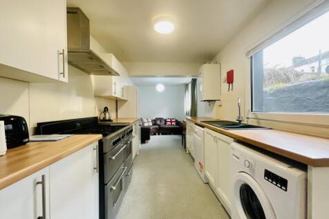 50 Beaconsfield Road - Kitchen (2)