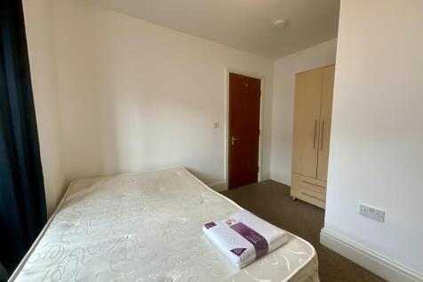 50 Beaconsfield Road - Bedroom 1 (2)