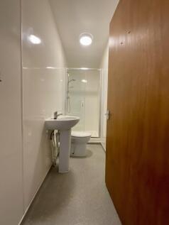 50 Beaconsfield Road - Bathroom (1)