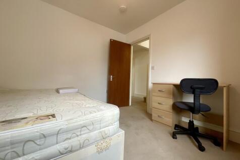 50 Beaconsfield Road - Bedroom 4 (2)