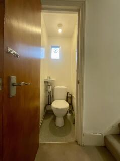 50 Beaconsfield Road - WC (1)