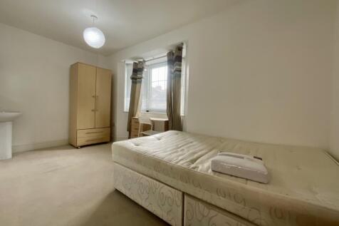 50 Beaconsfield Road - Bedroom 5 (2)