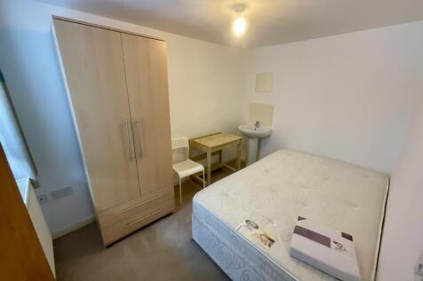 50 Beaconsfield Road - Bedroom 6 (2)