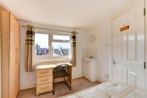 G4 83 Brading Road bedroom 6 (1)
