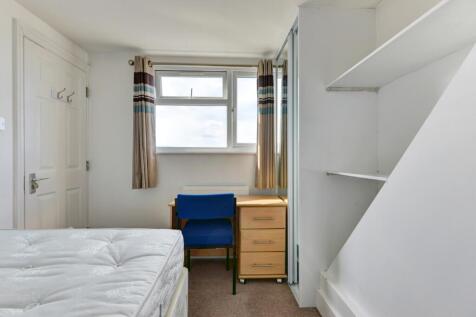 9 Coronation Street bedroom 6